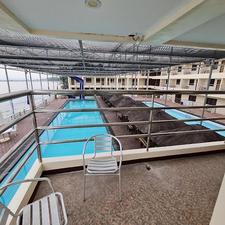 La Primera Grande Beach Resort Roxas  Dış mekan fotoğraf