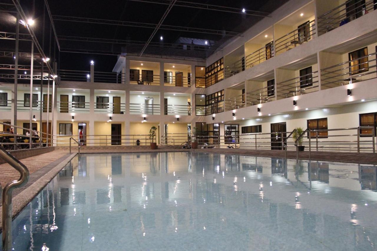 La Primera Grande Beach Resort Roxas  Dış mekan fotoğraf