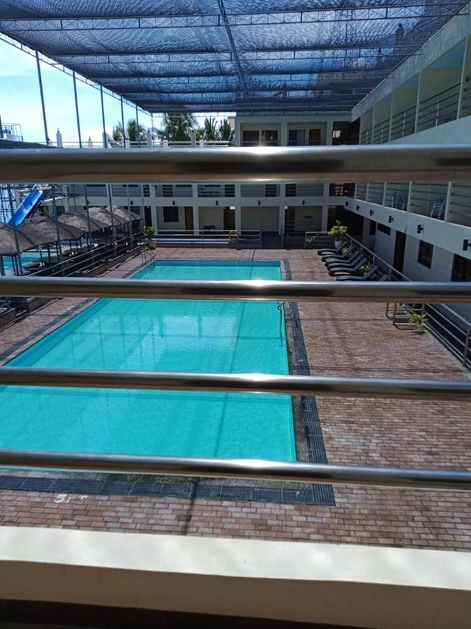 La Primera Grande Beach Resort Roxas  Dış mekan fotoğraf
